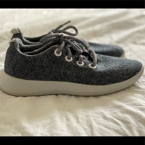 Like new Women's Wool Runner Mizzles